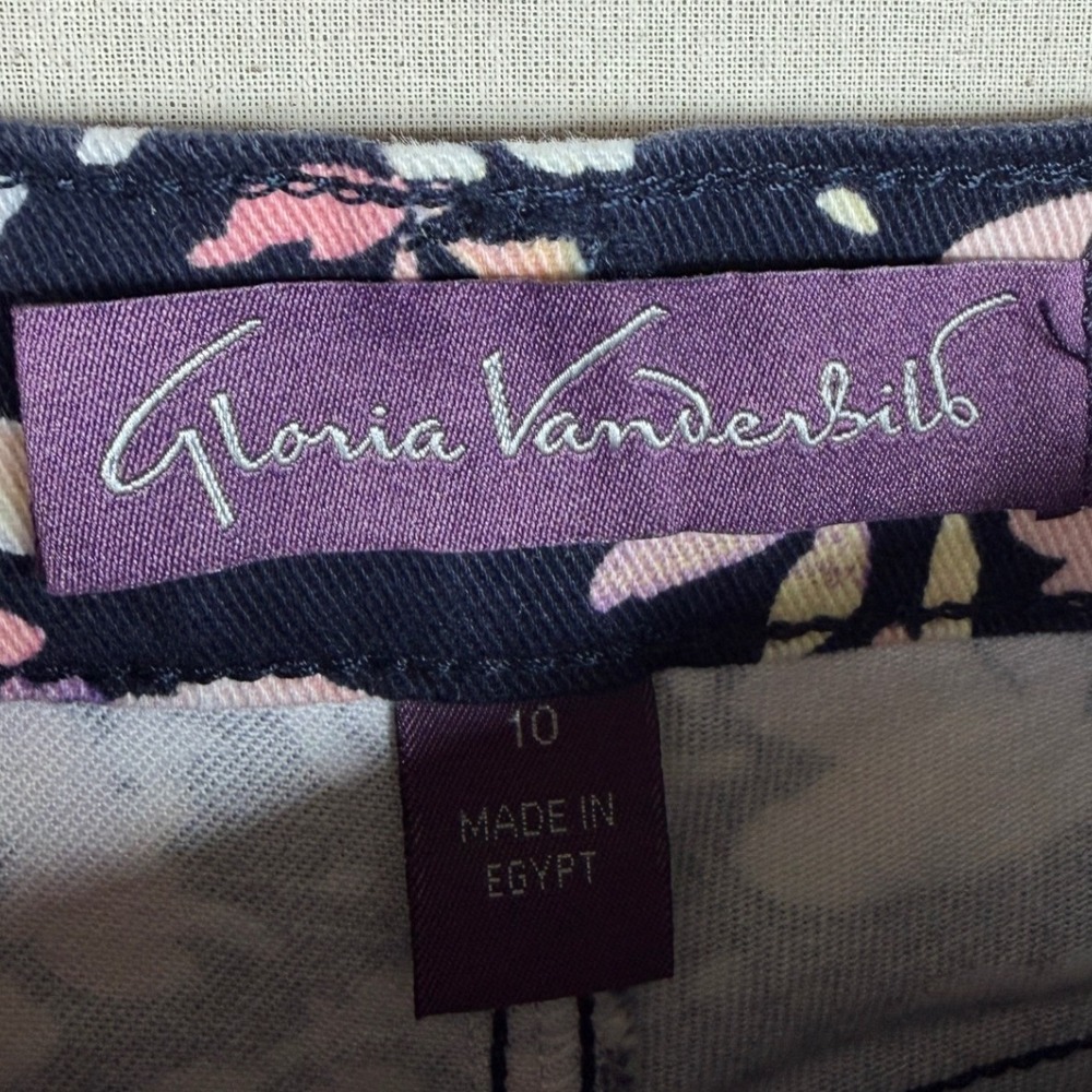 Gloria Vanderbilt Women's Floral Print Amanda Capri Pants size 10 Black/Pink - Picture 2 of 11